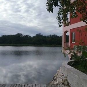 Lamanai Landings Hotel And Marina
